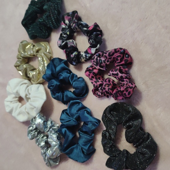 Hair accessories - Picture 2 of 4